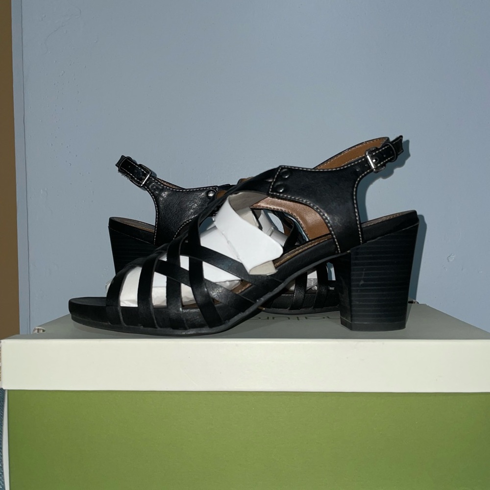 Womens natural soul shoes